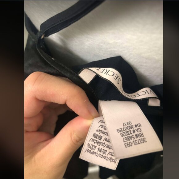 Victoria's Secret Flutter Sleeve Black Cross Back Tank Top Sz L - Picture 4 of 4